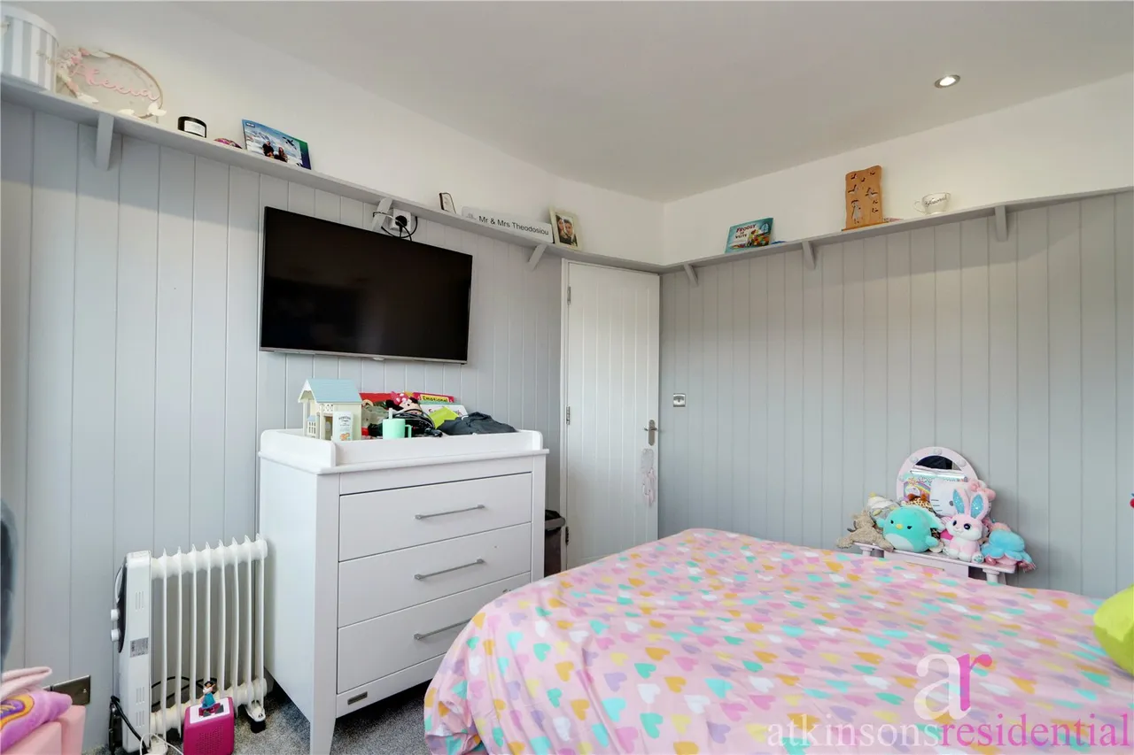 Kenilworth Crescent, Enfield, Middlesex, EN1 3RG, photo 11
