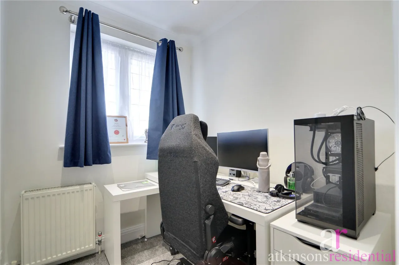 Kenilworth Crescent, Enfield, Middlesex, EN1 3RG, photo 14