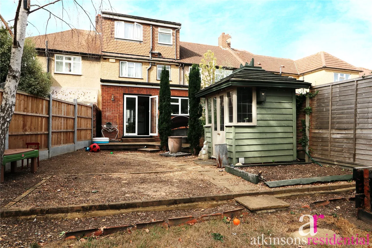 Kenilworth Crescent, Enfield, Middlesex, EN1 3RG, photo 18