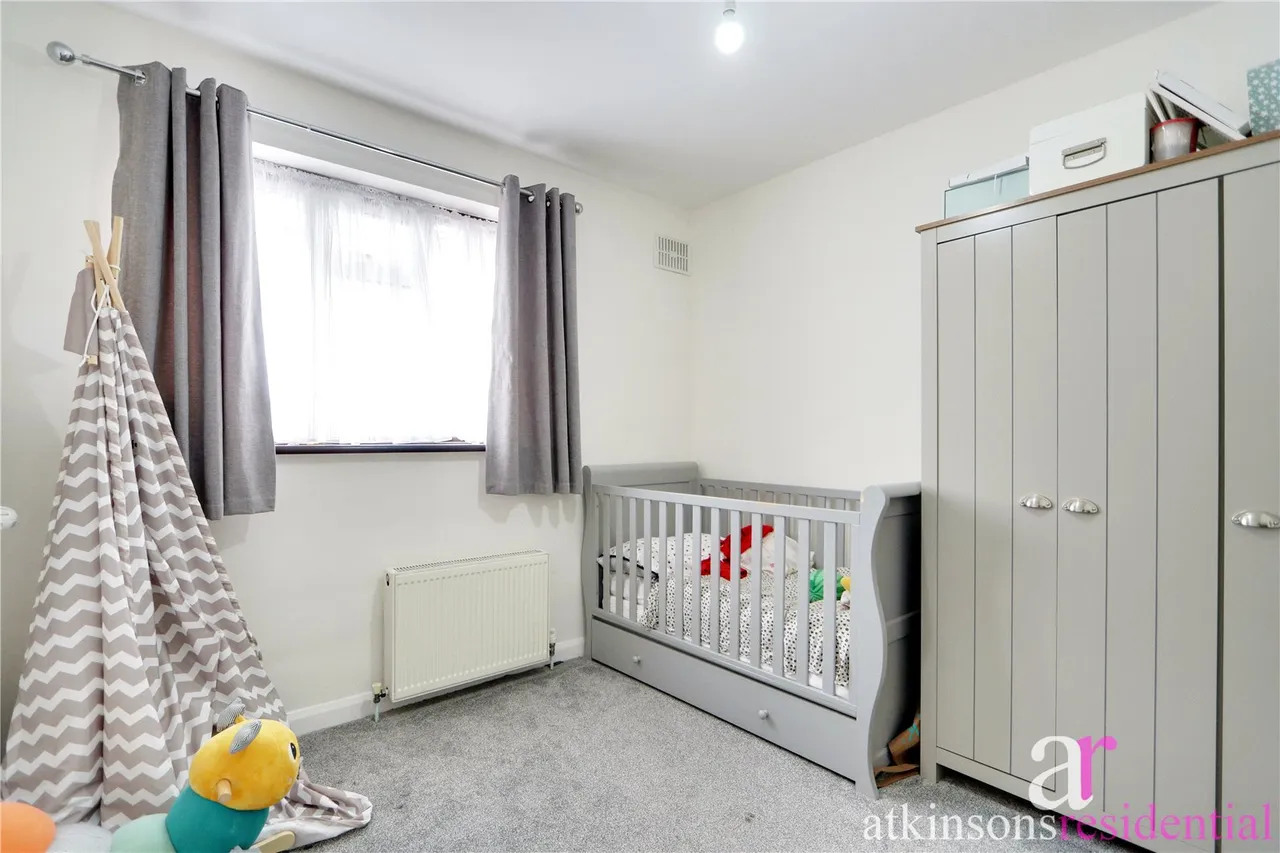 Kenilworth Crescent, Enfield, Middlesex, EN1 3RG, photo 13