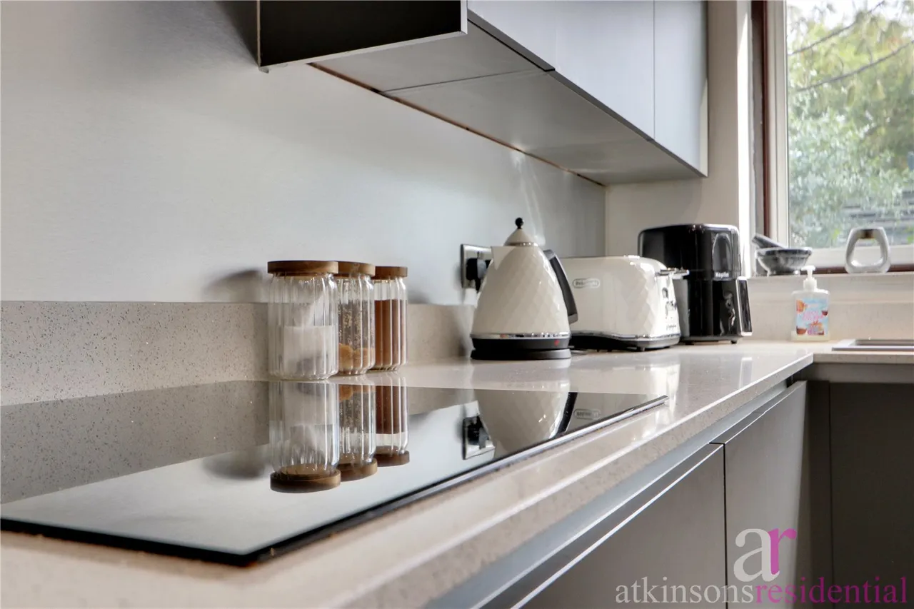 Kenilworth Crescent, Enfield, Middlesex, EN1 3RG, photo 7