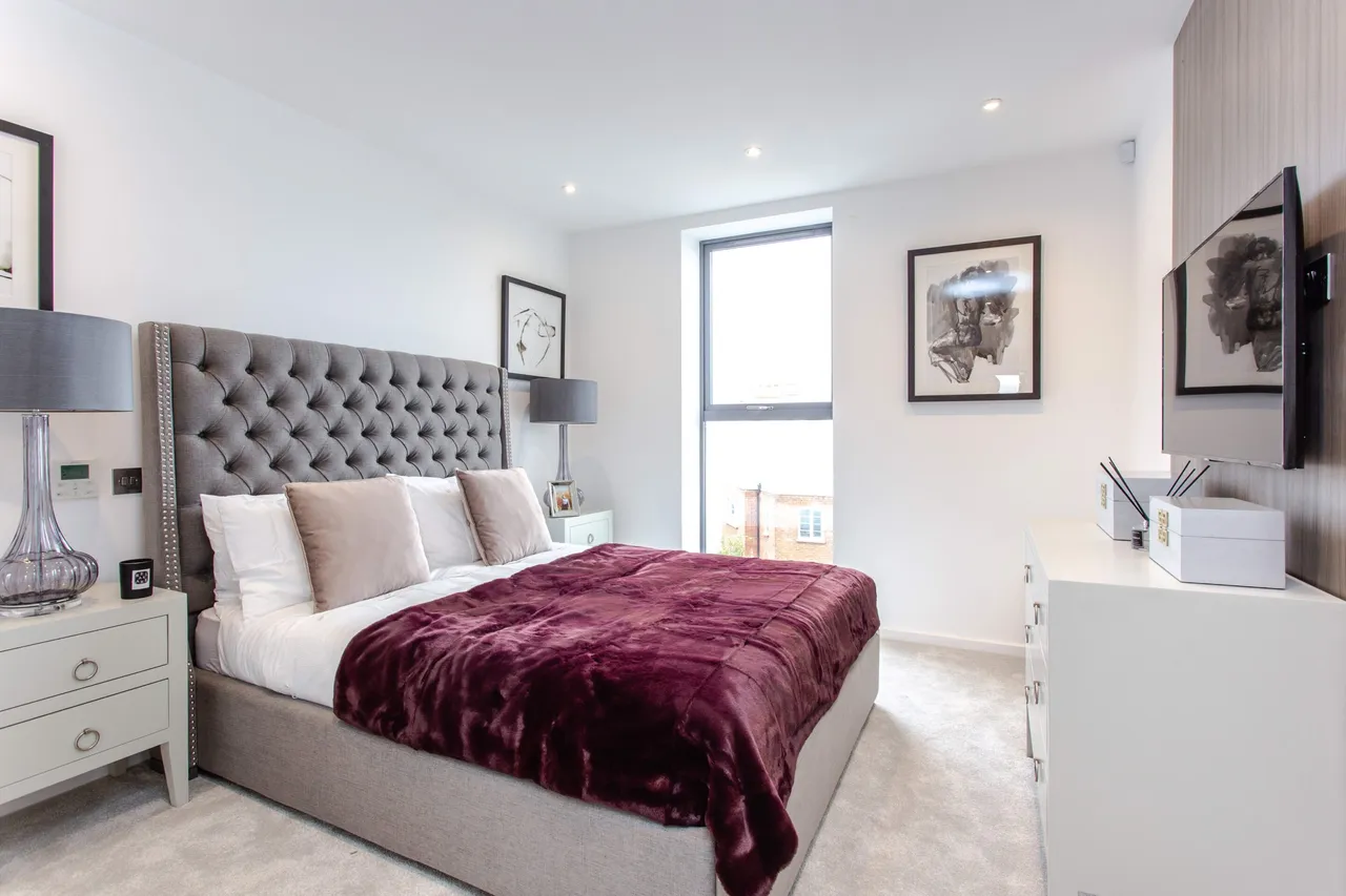 Grenville Place, NW7, photo 3