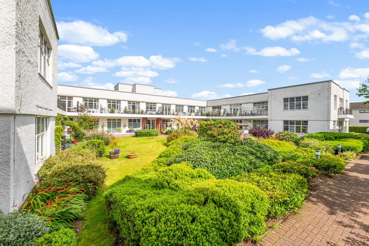 100 Canniesburn Quadrant, Bearsden, G61 1RW, photo 25