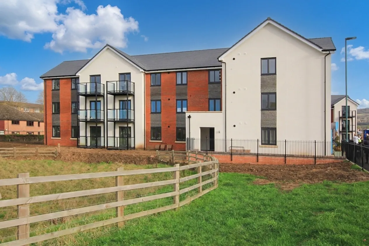 2 bed flat for sale — Ridge Close, Cheltenham, GL52 3PL