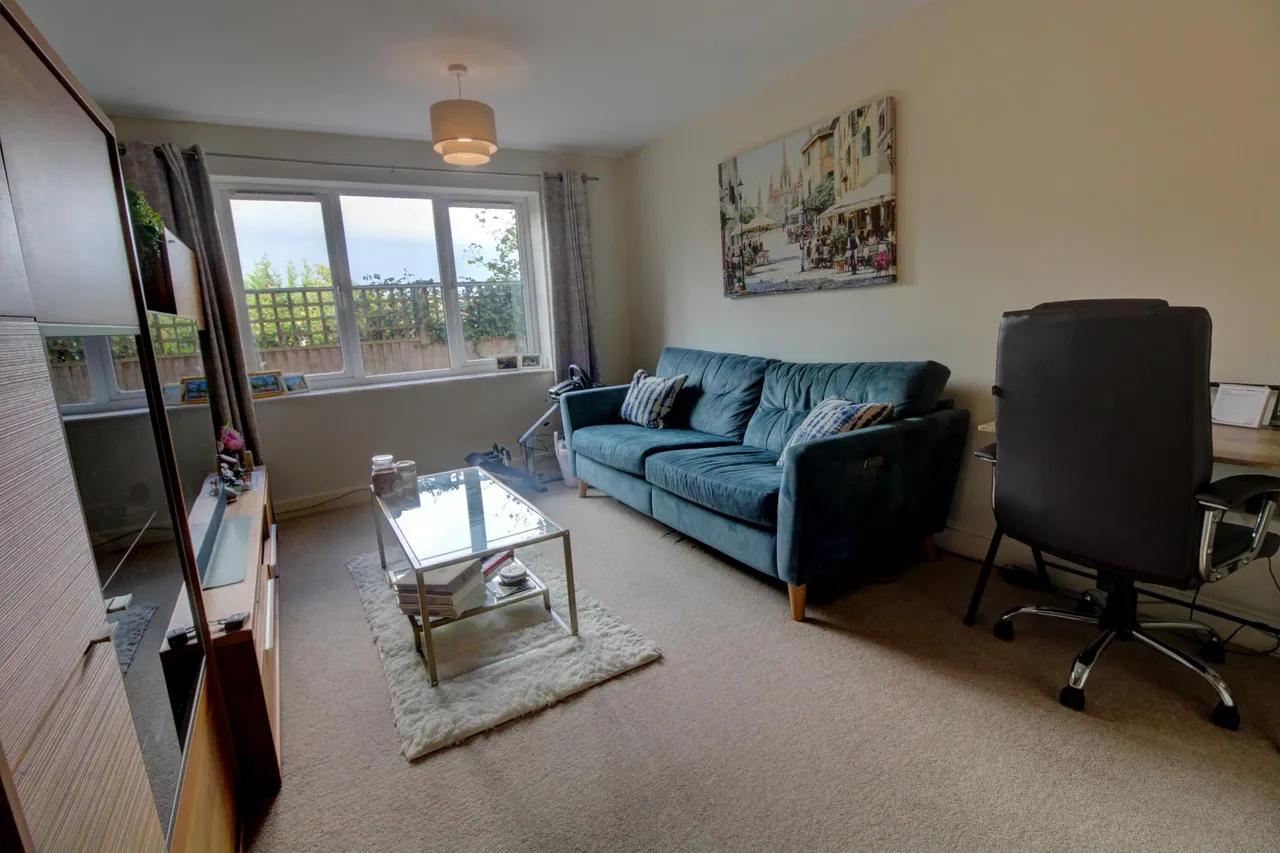 Enborne Road, Newbury, RG14, photo 2