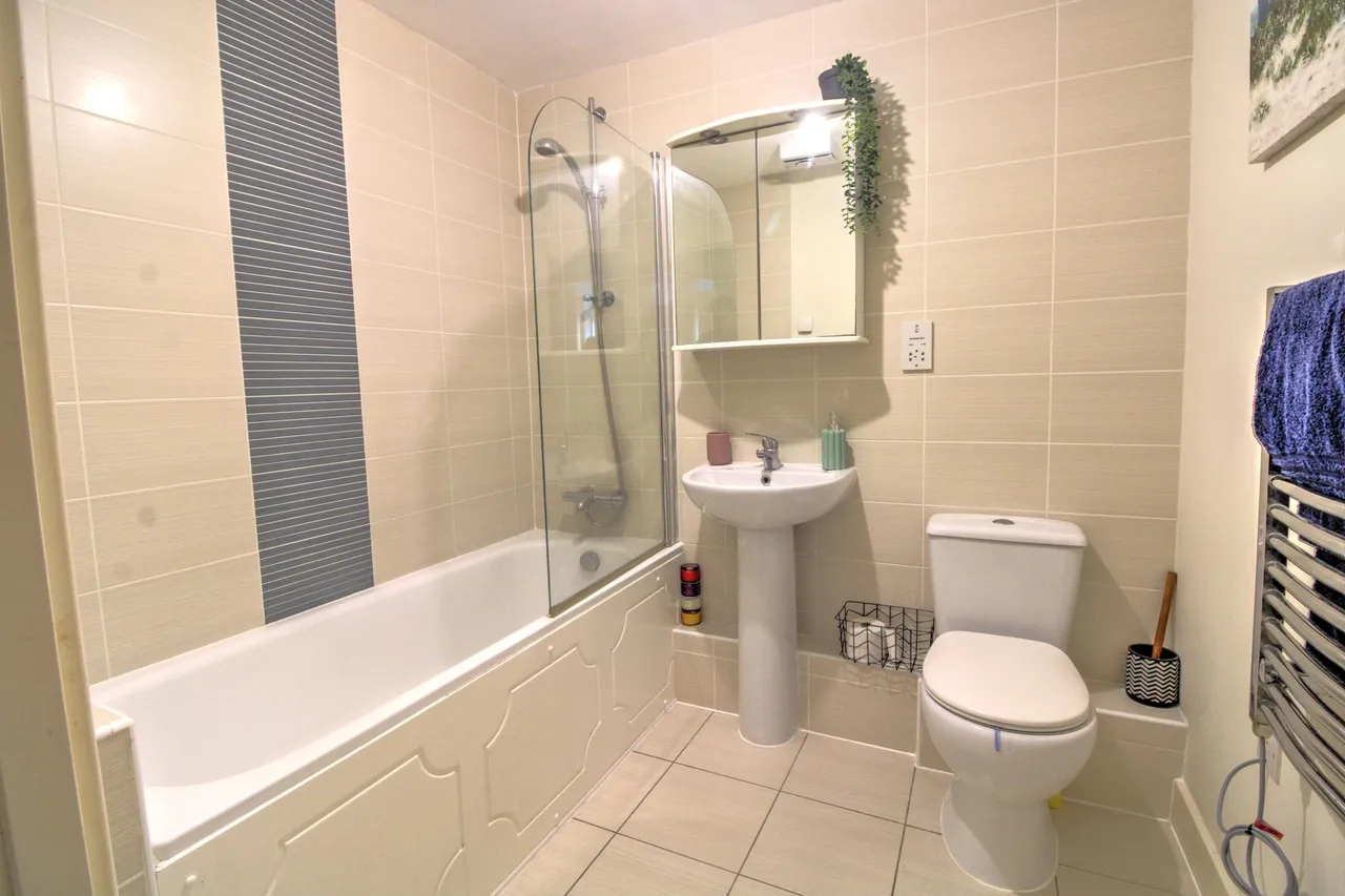 Enborne Road, Newbury, RG14, photo 8