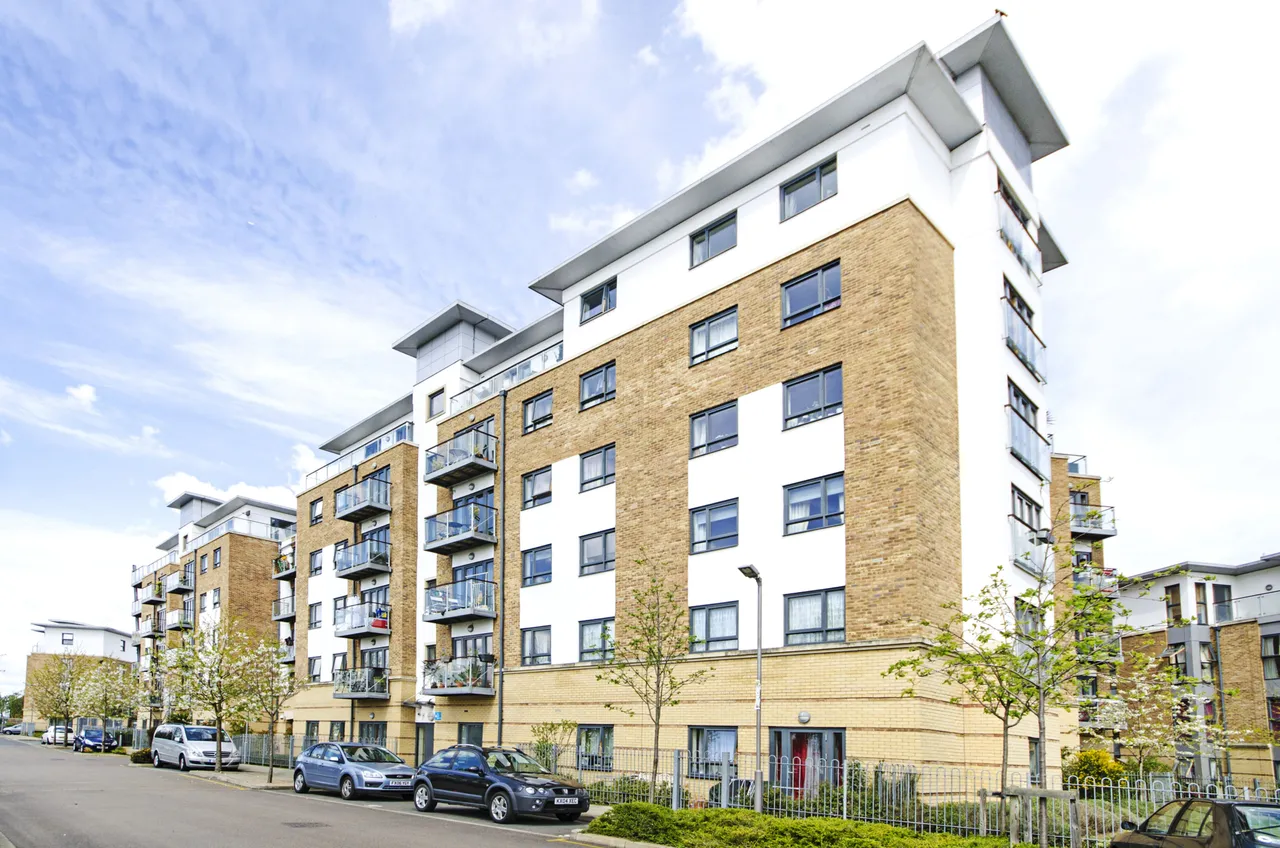 1 bed flat to rent, London, NW10