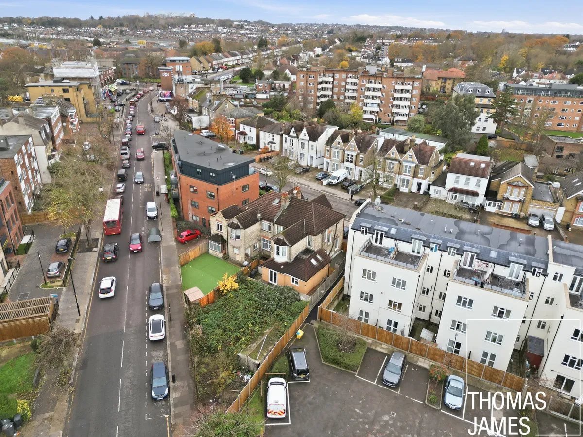 London, N11, photo 2