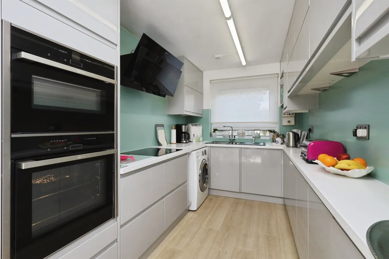 Hartington Place, Eastbourne, photo 4