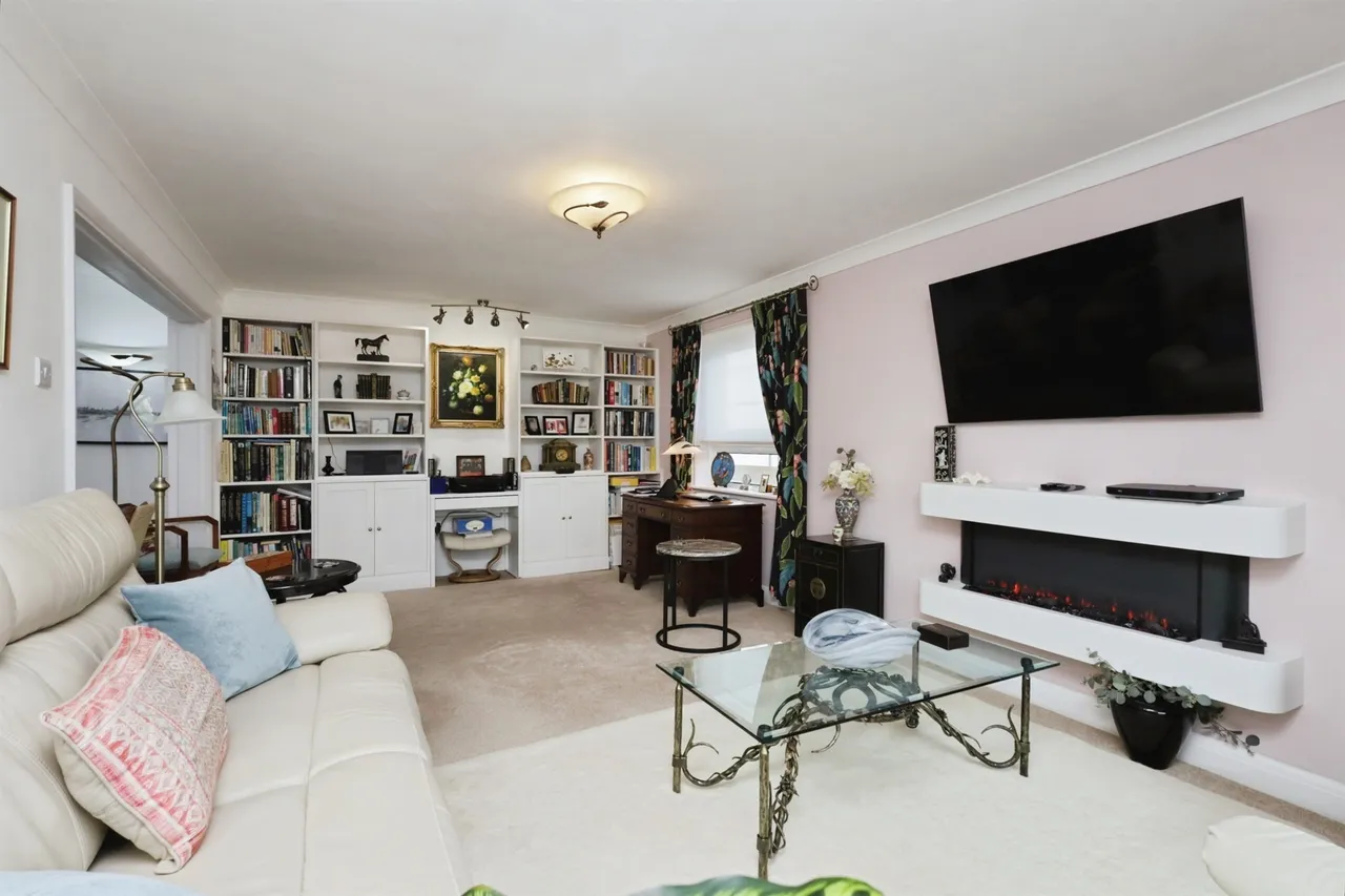 Hartington Place, Eastbourne, photo 3