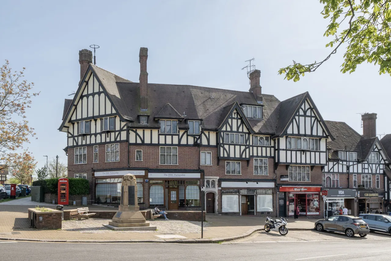1 bed flat for sale, Grange Gardens, HA5