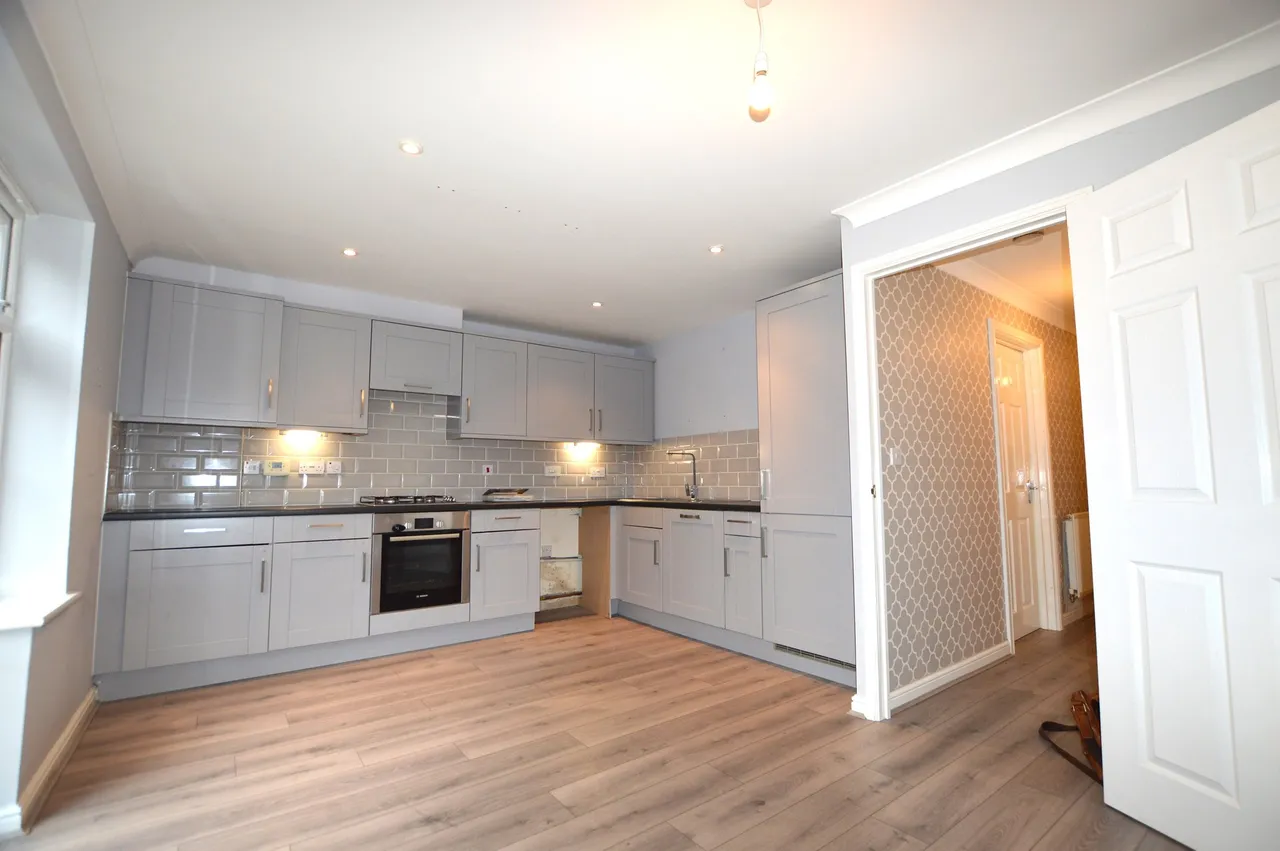 Martin Court, Kemsley, Sittingbourne, ME10 2GN, photo 2