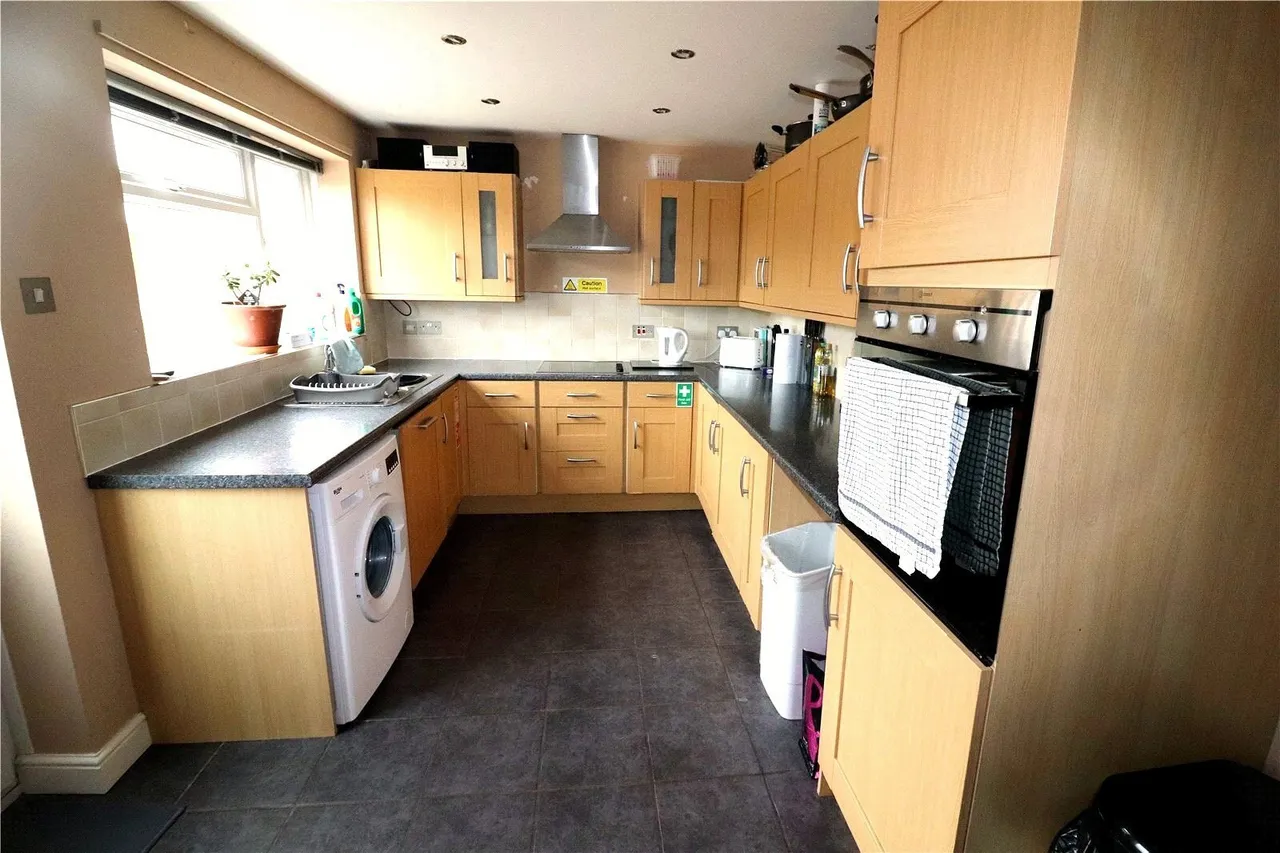 Don Court, Witham, CM8, photo 2