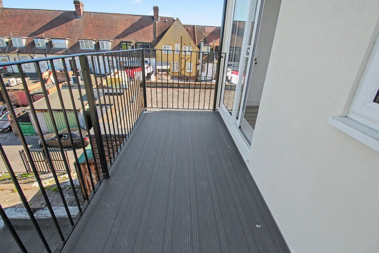 Gale Street, RM9, photo 10