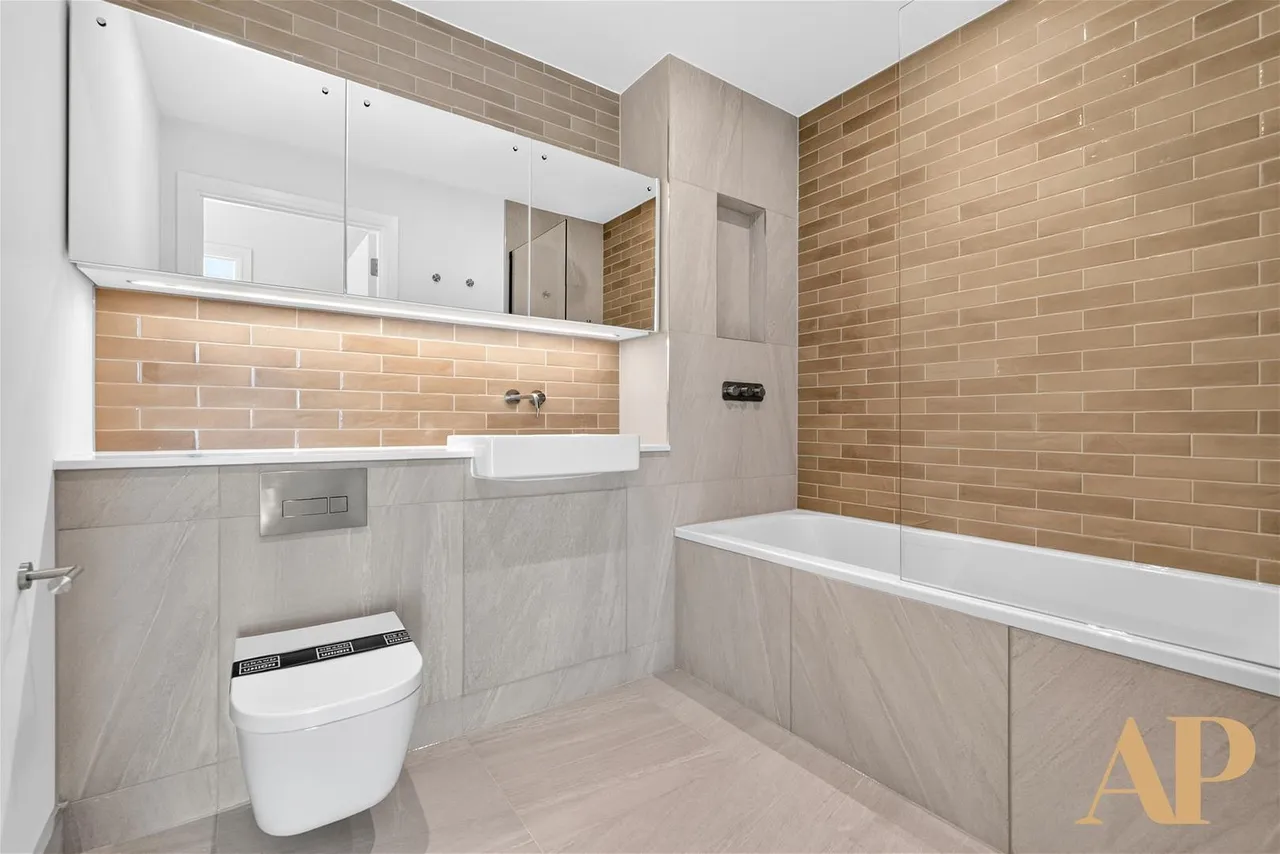Quay Walk, Wembley, HA0, photo 11