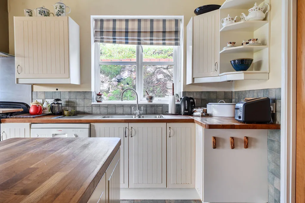 Balls Farm Road, Ide, Exeter, photo 6