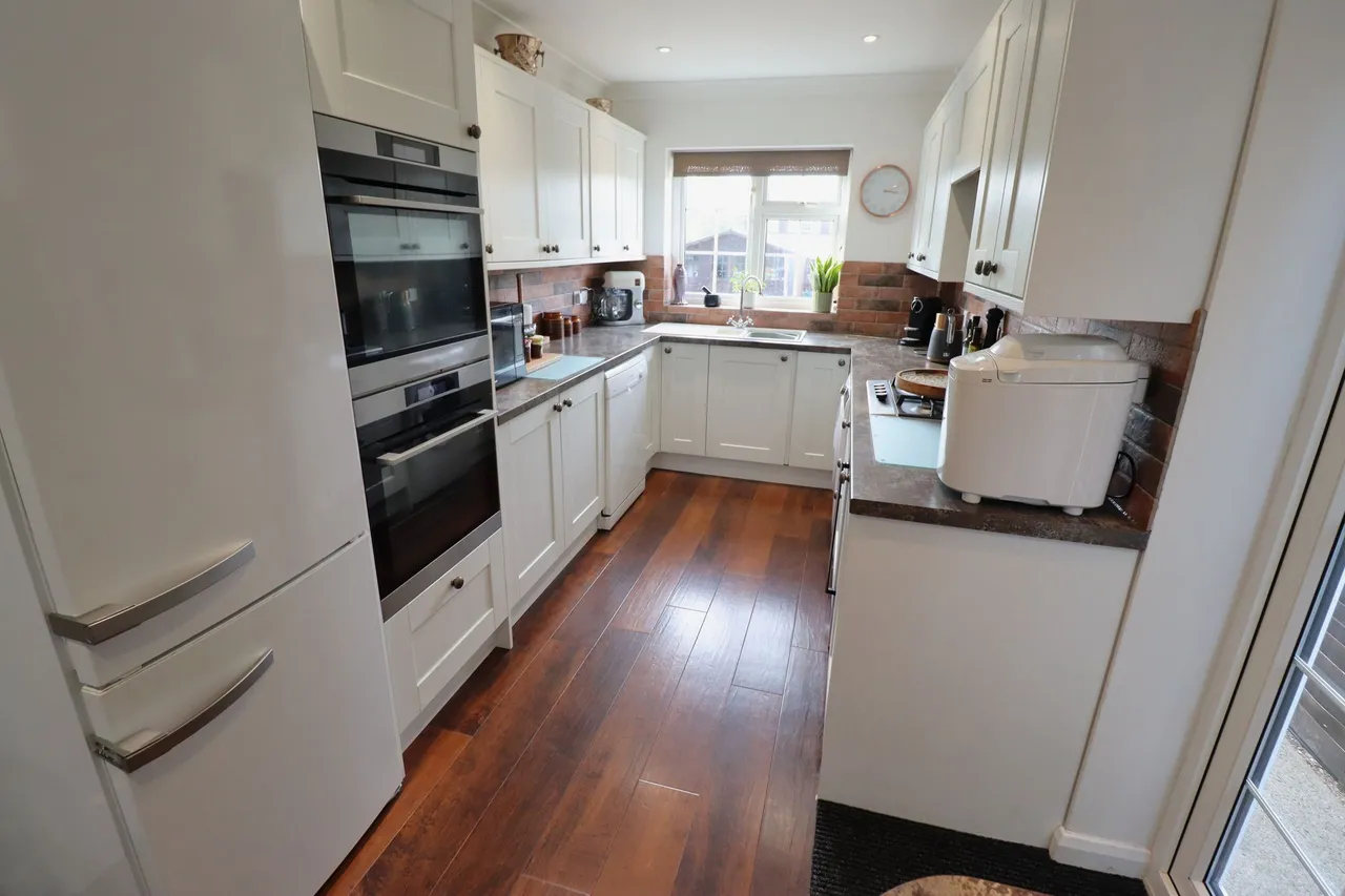 Hill Avenue, Wickford, SS11, photo 7