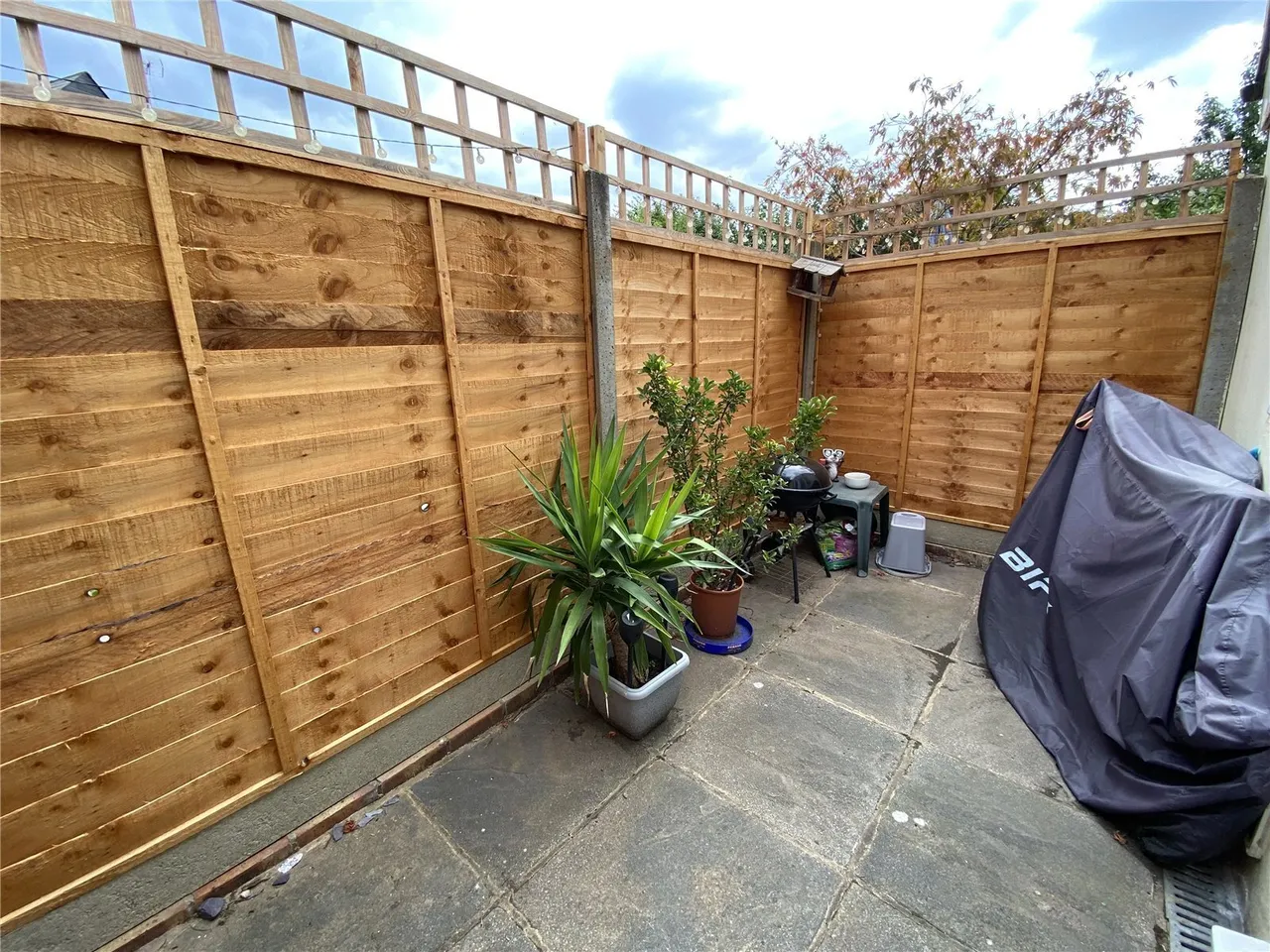 Elfin Grove, Teddington, TW11, photo 5