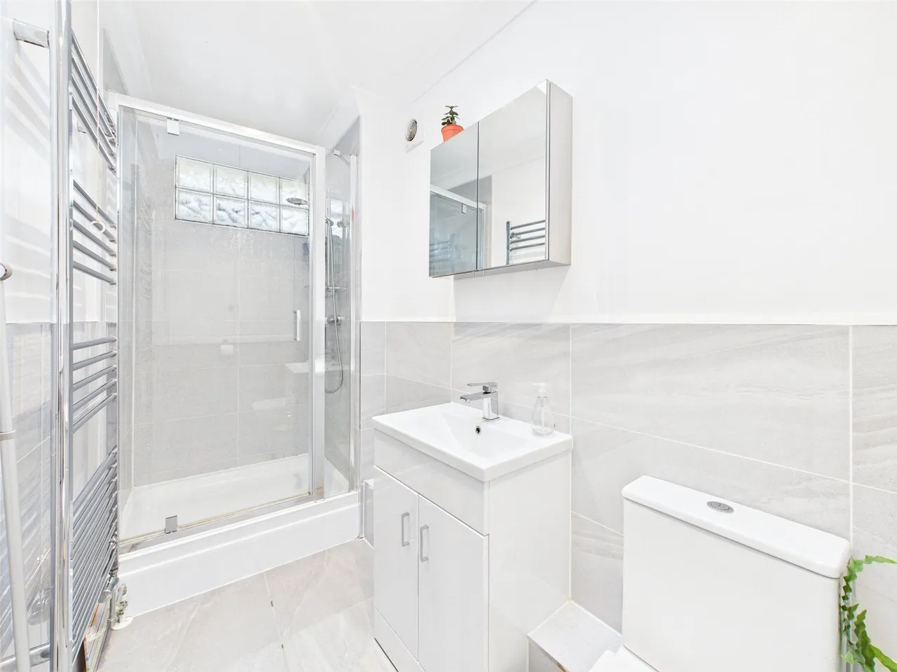 Elfin Grove, Teddington, TW11, photo 3