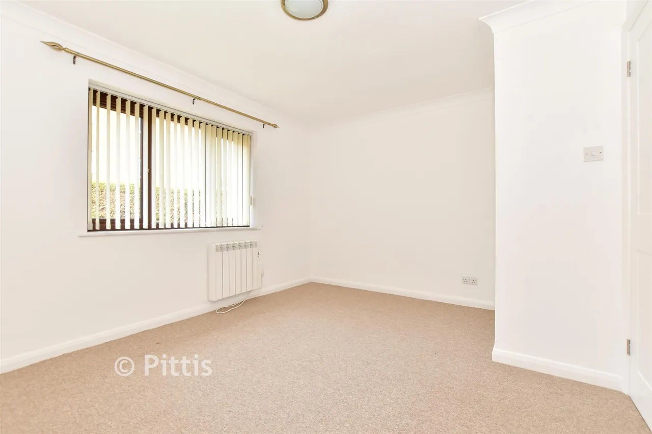 Trafalgar Road, Newport, PO30, photo 4