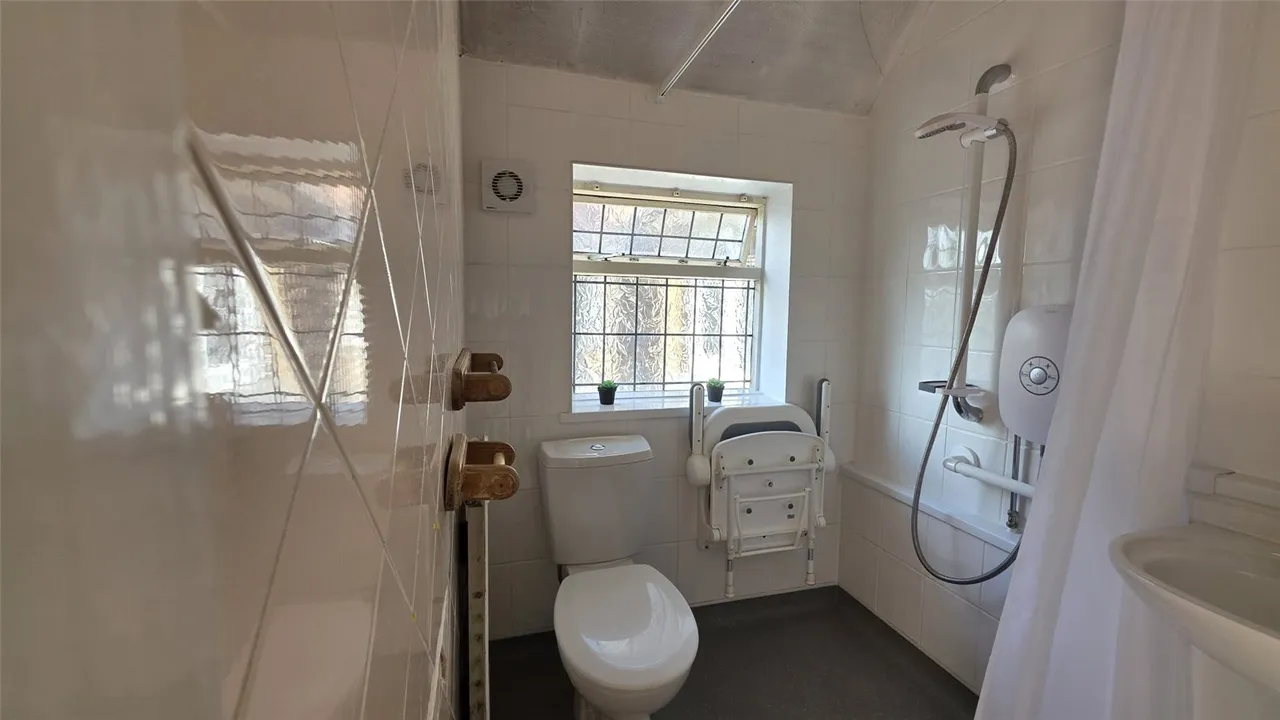 Lumley Road, Horley, RH6, photo 9