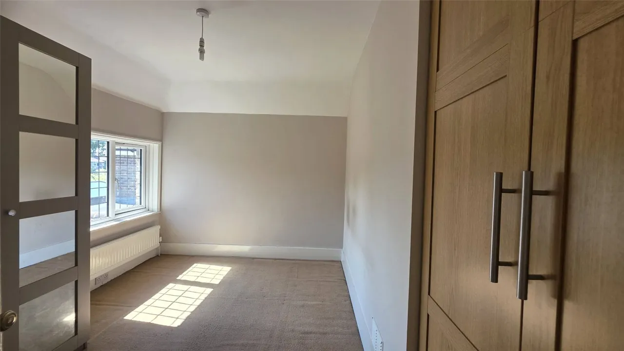 Lumley Road, Horley, RH6, photo 12