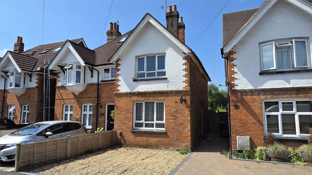 3 bed house for sale, Lumley Road, Horley, RH6