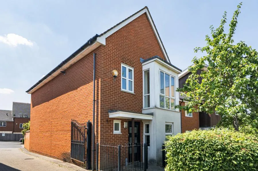 4 bed house for sale, Puffin Way, Reading, RG2