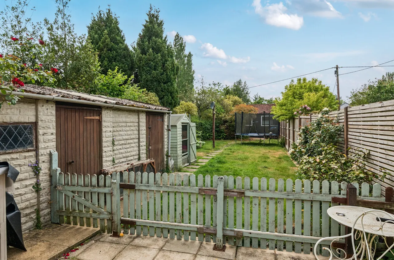 Guildford Road, West End, Woking, Surrey, GU24 9LT, photo 10