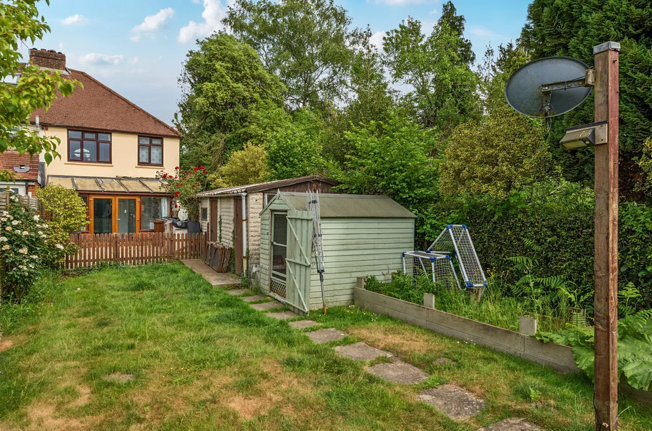 Guildford Road, West End, Woking, Surrey, GU24 9LT, photo 19
