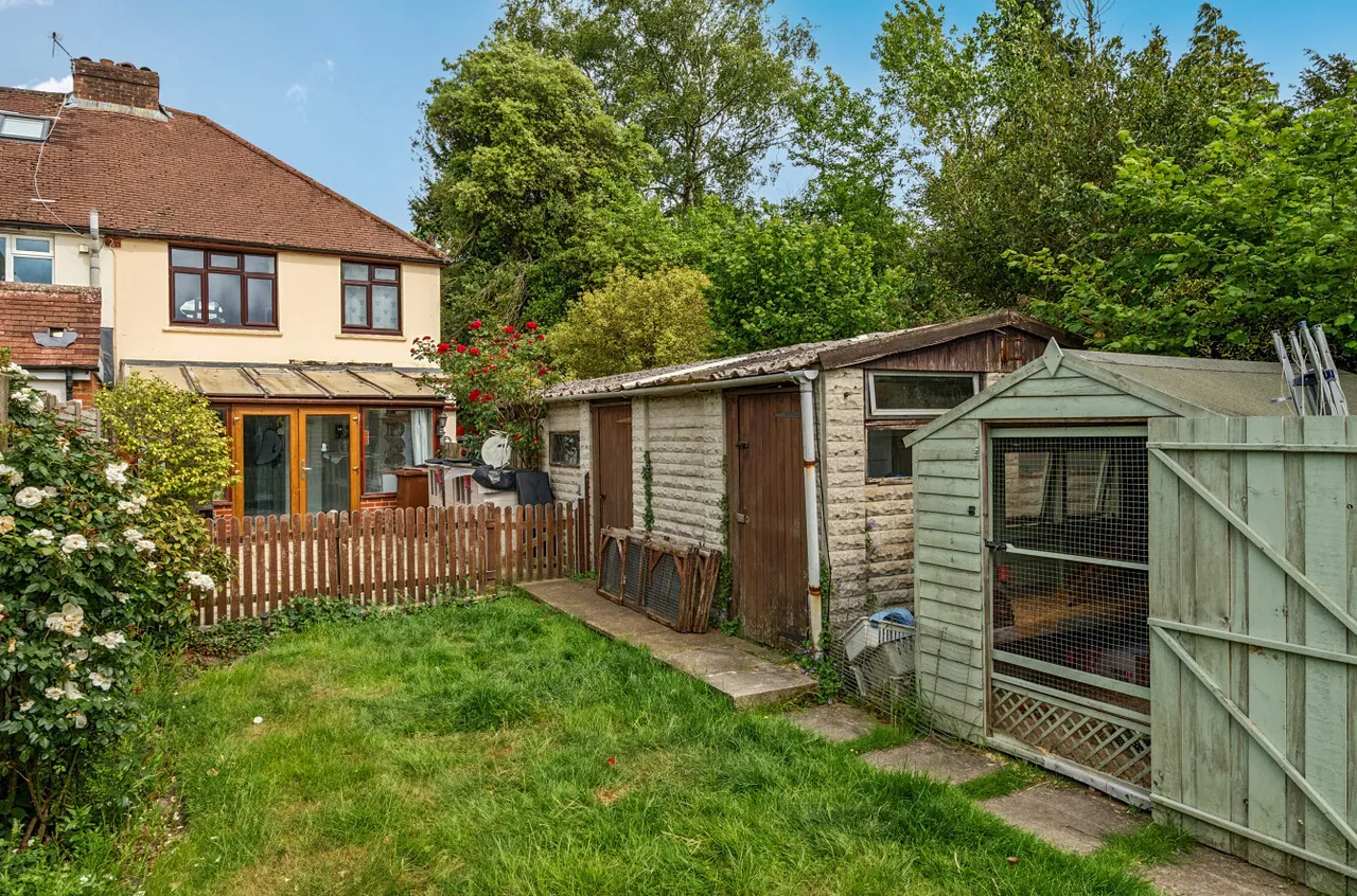 Guildford Road, West End, Woking, Surrey, GU24 9LT, photo 20