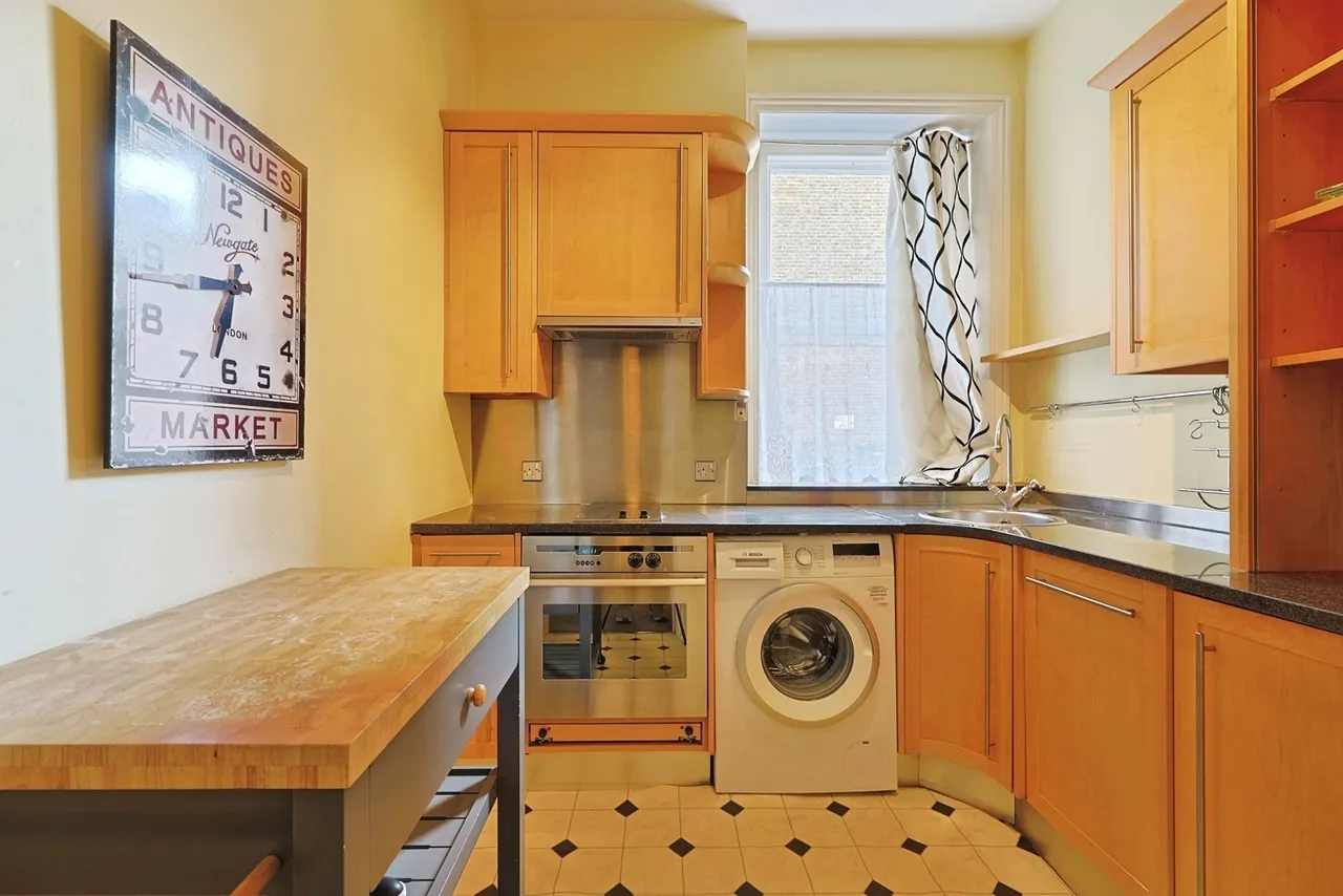 Prince of Wales Drive, London, SW11, photo 6