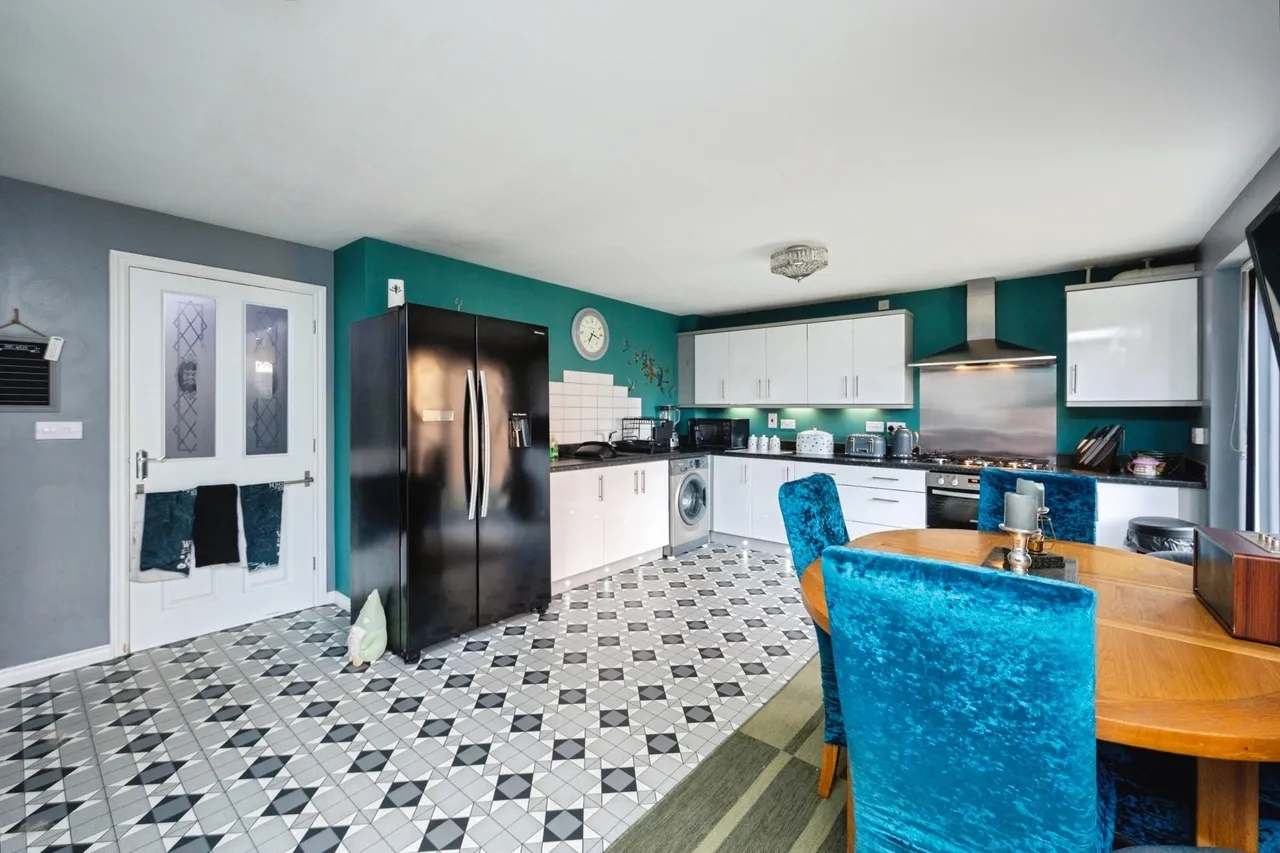 Sylvan Avenue, Kirkby-in-Ashfield, Nottingham, Nottinghamshire, NG17, photo 2