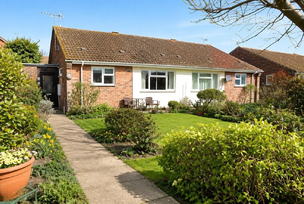 2 bed house for sale, Melbourne Drive, Mildenhall, IP28
