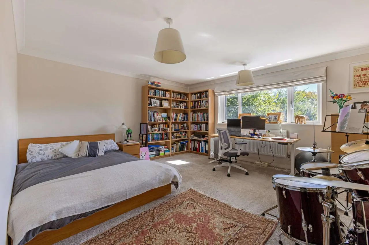 Harestock Road, Winchester, Hampshire, SO22 6NX, photo 8