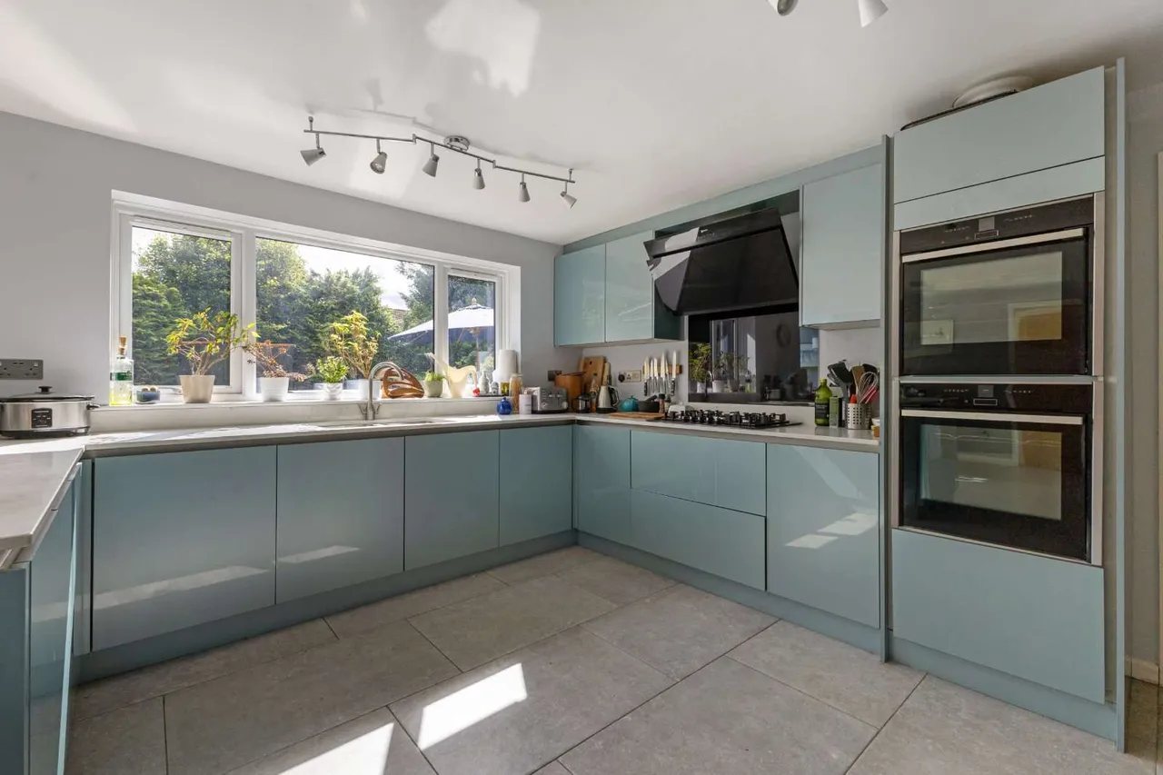 Harestock Road, Winchester, Hampshire, SO22 6NX, photo 4