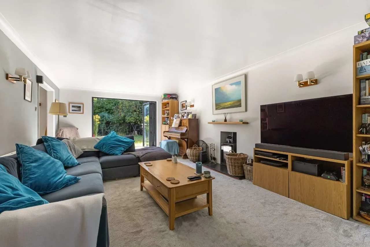 Harestock Road, Winchester, Hampshire, SO22 6NX, photo 6