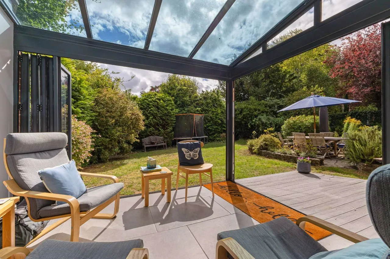 Harestock Road, Winchester, Hampshire, SO22 6NX, photo 2