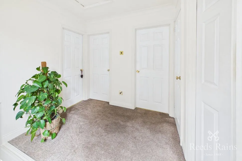 Hollins Close, Sheffield, S6, photo 10