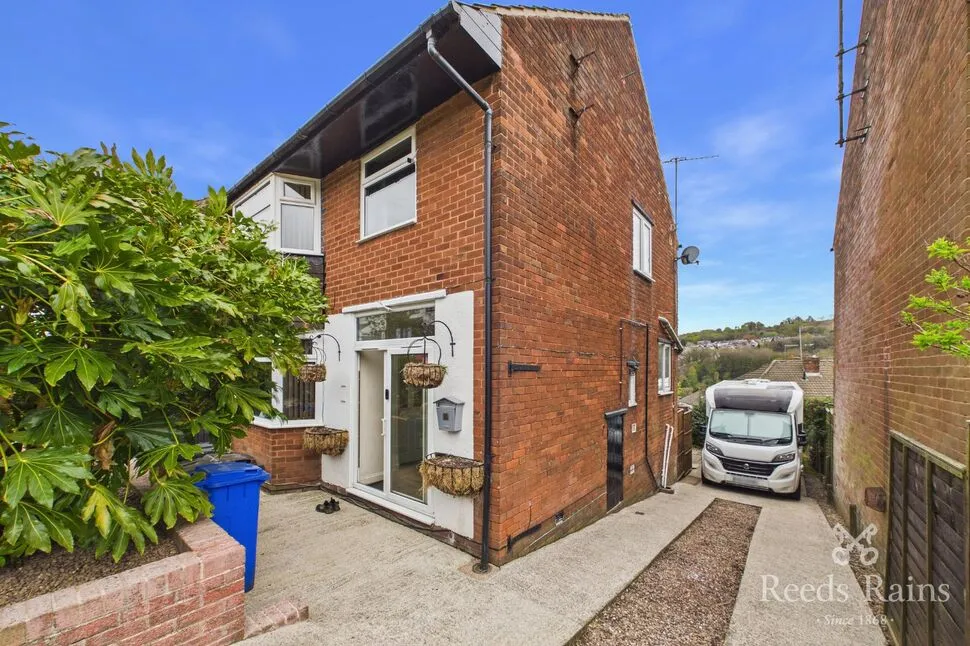3 bed house for sale — Hollins Close, Sheffield, S6