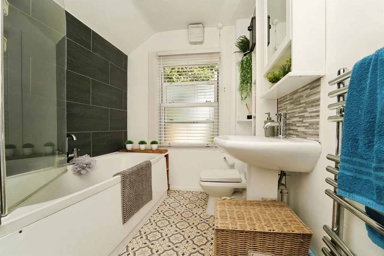 Belmont Road, Malvern, WR14, photo 9
