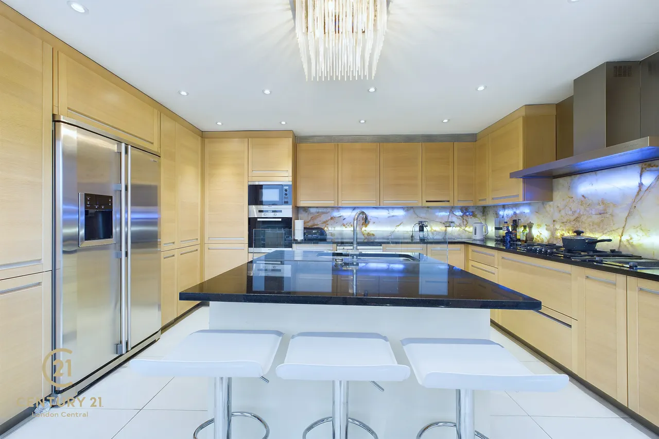3 bed property for sale, Southwick Street, Hyde Park Estate, W2
