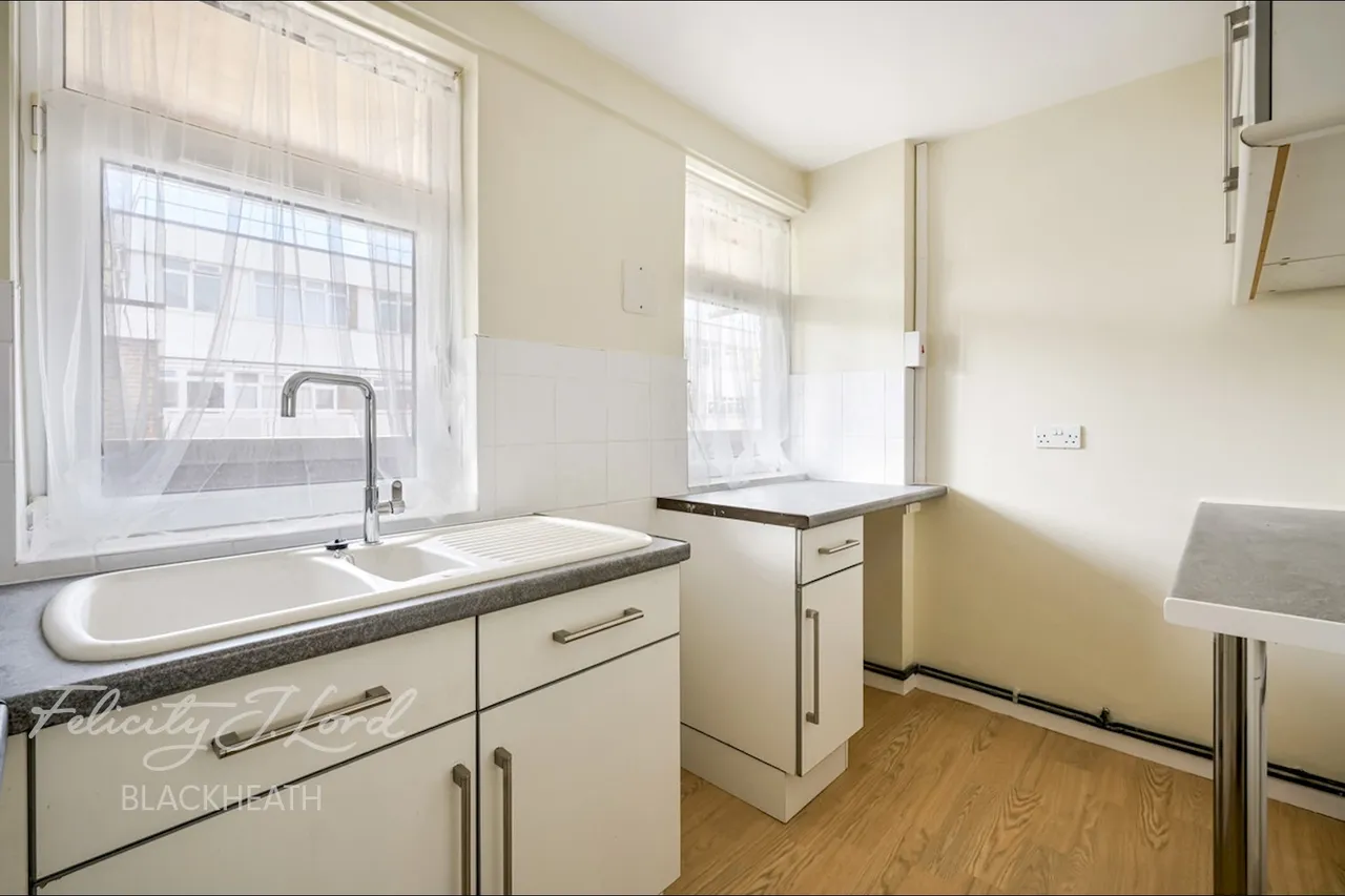 Dornberg Close, Blackheath, photo 10