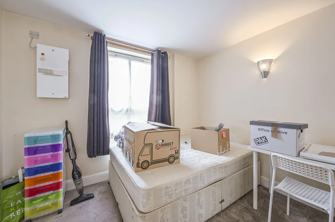 Flat 104 Dryden Building, 37-39 Commercial Road, London, photo 4