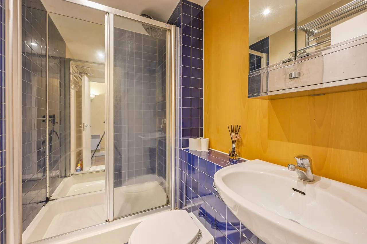 Flat 104 Dryden Building, 37-39 Commercial Road, London, photo 7