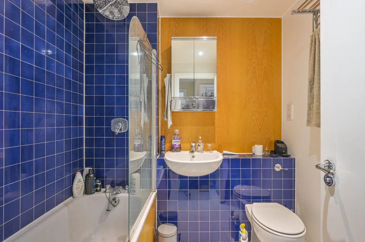 Flat 104 Dryden Building, 37-39 Commercial Road, London, photo 6
