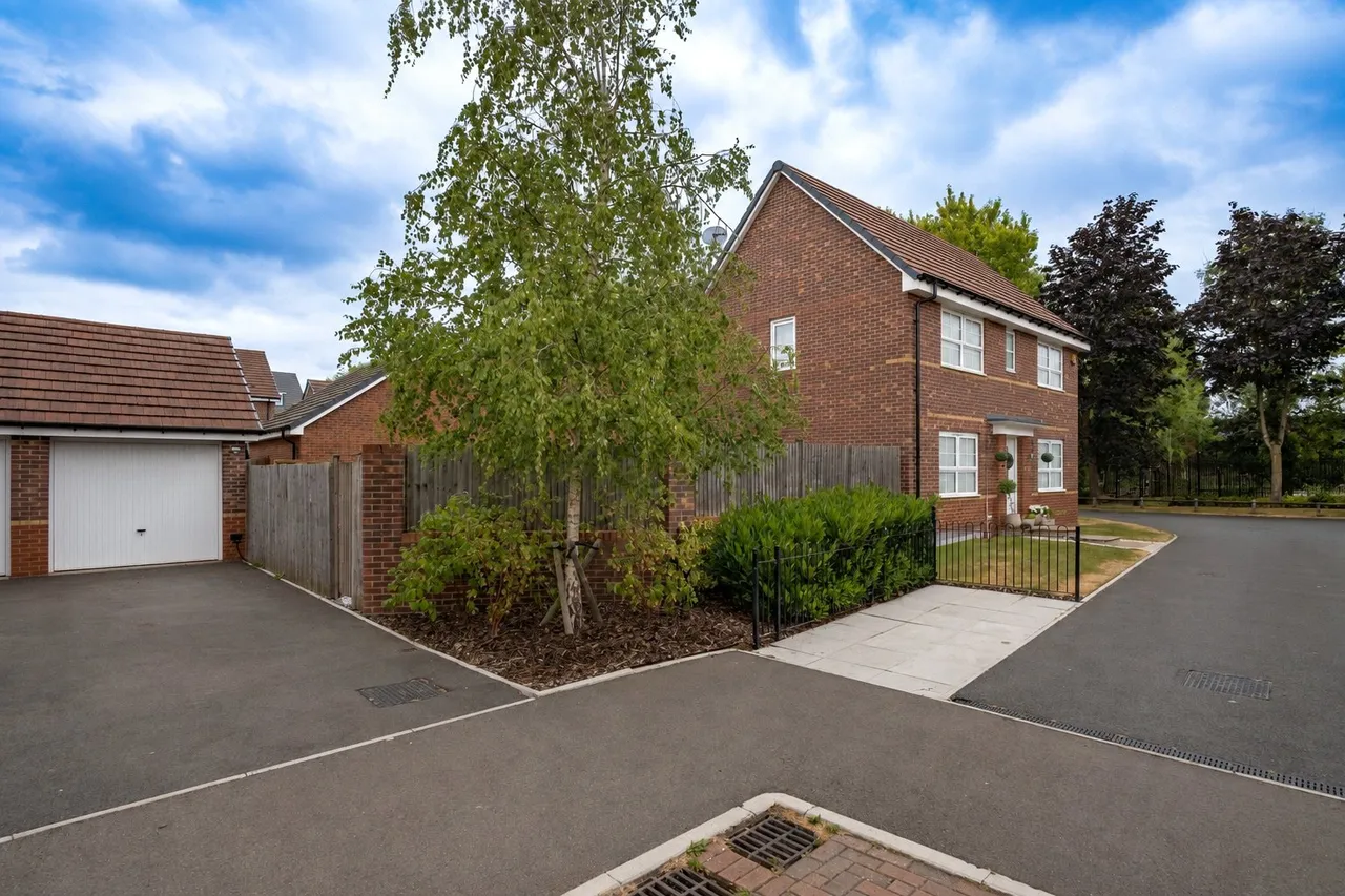 Furnival Drive, Stoke Prior, Worcestershire, B60 4FX, photo 5