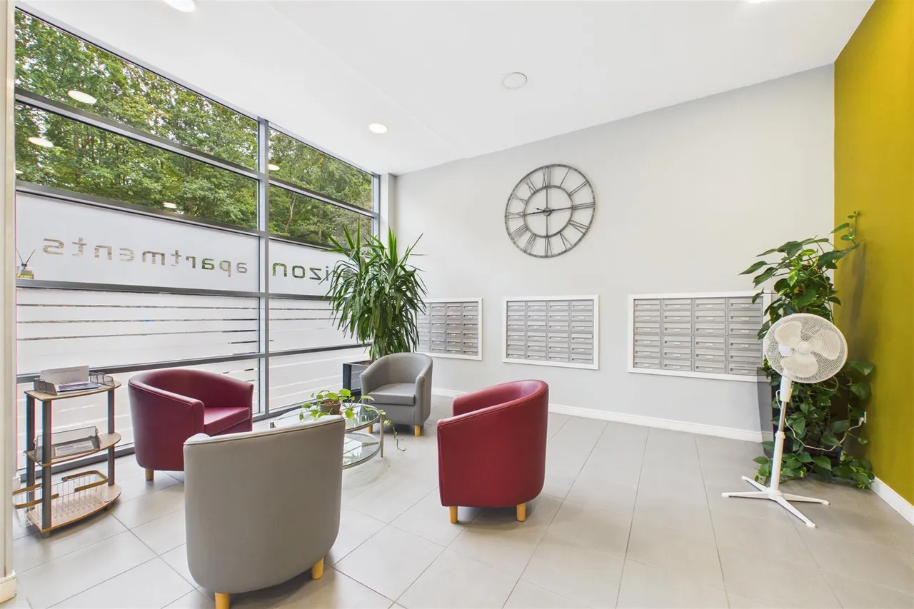 Horizon, Broad Weir, BS1, photo 11