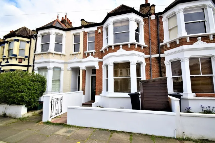 4 bed property to rent, Balfern Grove, Chiswick