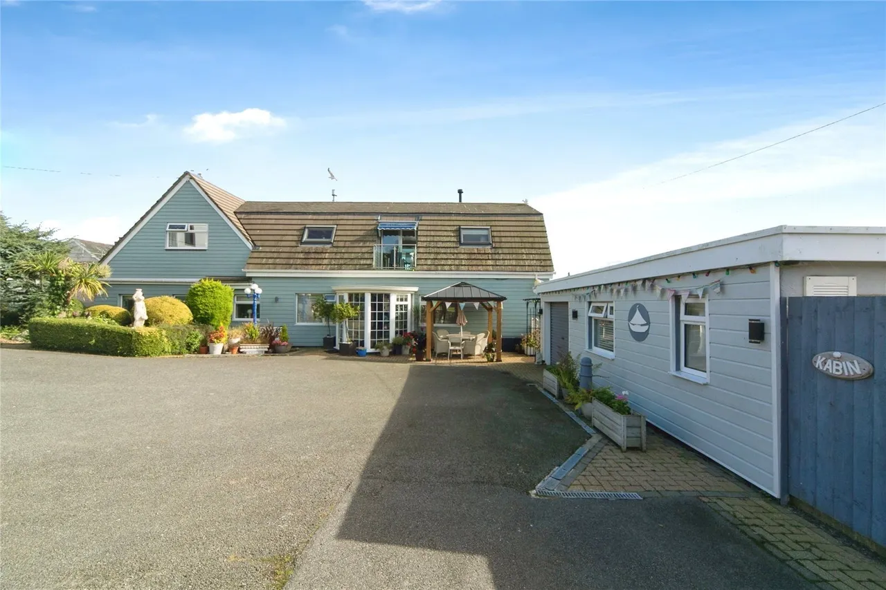 Beach Road, Benllech, LL74, photo 14